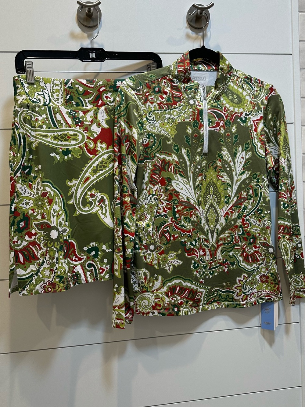 Women’s Olive Green Paisley Zip-Front Active Top & Skort Set .
